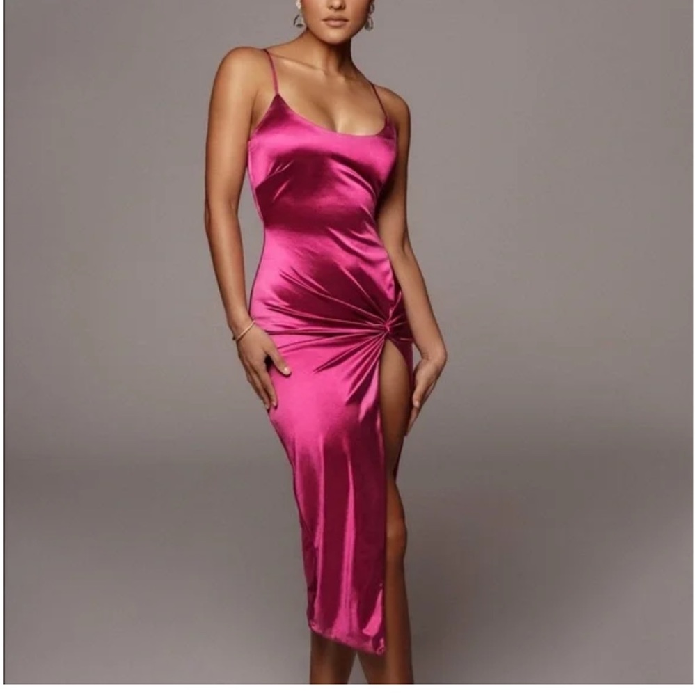 NWT Jluxlabel Fuscia Aldis Satin Slit Dress